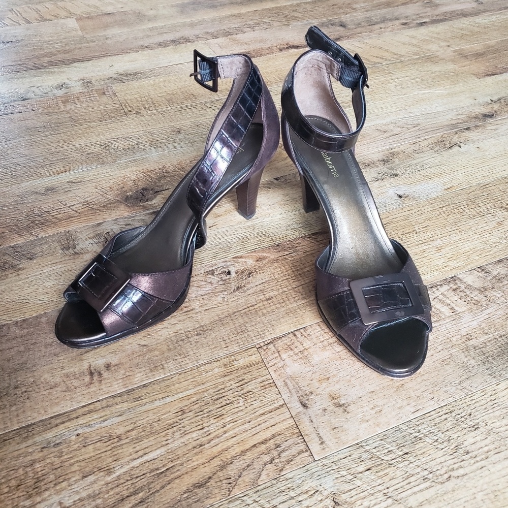 Liz Claiborne peep toe heel